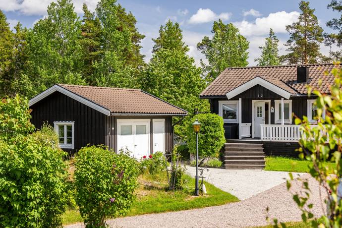 4 rum vinterbonat fritidshus på Ängbyvägen 12 Hammarskogen, Norrtälje kommun - bild 1