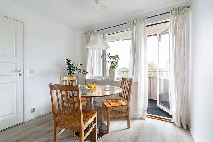 3 rum Lägenhet på Skarpbrunnavägen 59, 5tr Norsborg - Eriksberg Botkyrka kommun - bild 9