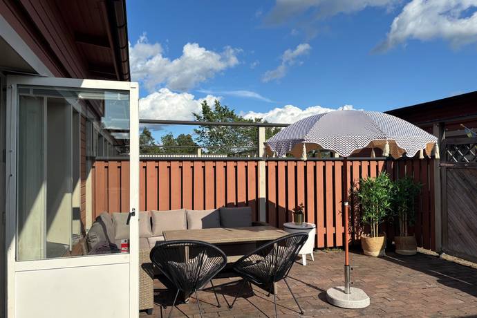 5 rum radhus på Älvdalsvägen 141 Hässelby Villastad, Stockholms kommun - bild 1