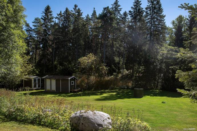 villa på Fågelbärsstigen 3 Skirhult, Österåkers kommun - bild 2