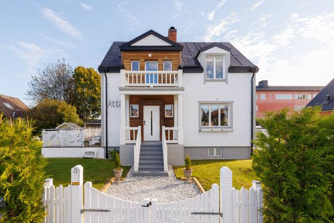 Lövstagatan 8, Fylsta, Kumla kommun