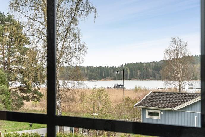 6 rum par-/kedje-/radhus på Skarpängsvägen 37C Svinninge, Österåkers kommun - bild 1