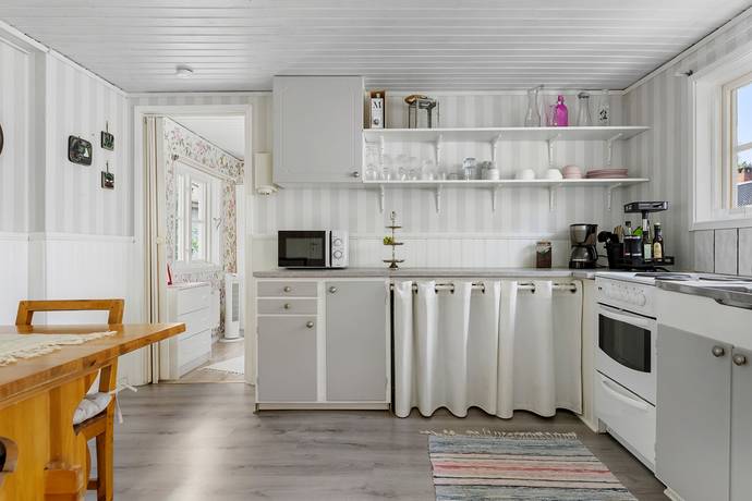 2 rum fritidshus på Södra Hyn Stuga nr 1 - Illbergs Sommarstugeområde Kil, Kils kommun - bild 2