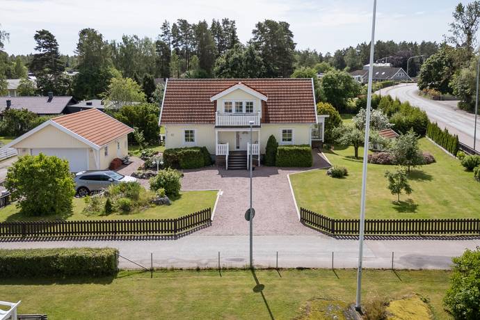 5 rum Villa på Östra Landisvägen 52 Hökåsen Västerås kommun - bild 2
