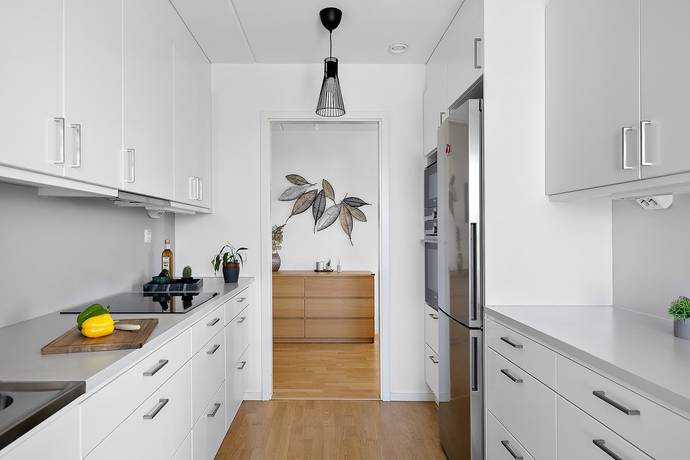 3 rum lägenhet på BORGARFJORDSGATAN 21B, Vån 9/16 Kista, Stockholms kommun - bild 2
