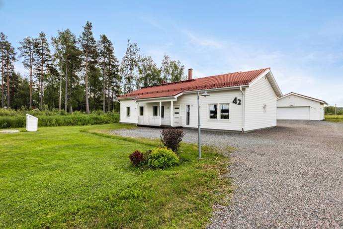 5 rum villa på Likskärsvägen 42 Bensbyn, Luleå kommun - bild 1