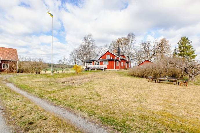 6 rum gård/skog på Torstuna-Tibble 6 Fjärdhundra, Enköpings kommun - bild 1
