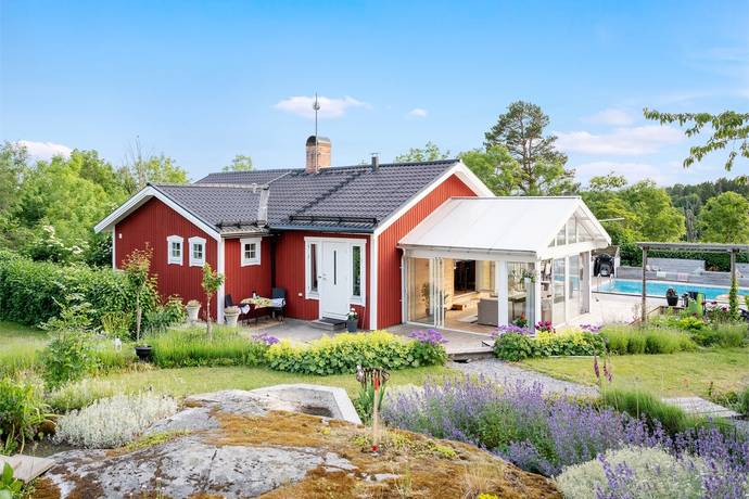 8 rum villa på Kvarntorpsvägen 7B Runö, Österåkers kommun - bild 3