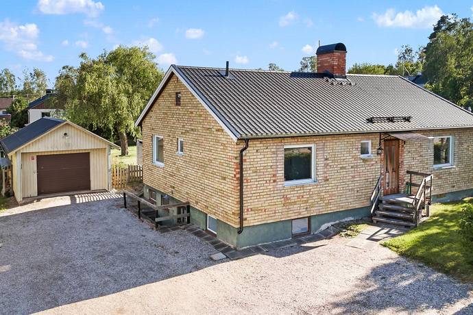 4 rum villa på Bergsgatan 21 Vänsta, Hallstahammars kommun - bild 1