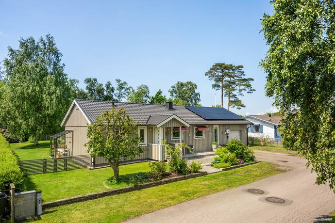 3 rum villa på Hjortvägen 9 Haverdal, Halmstads kommun - bild 1