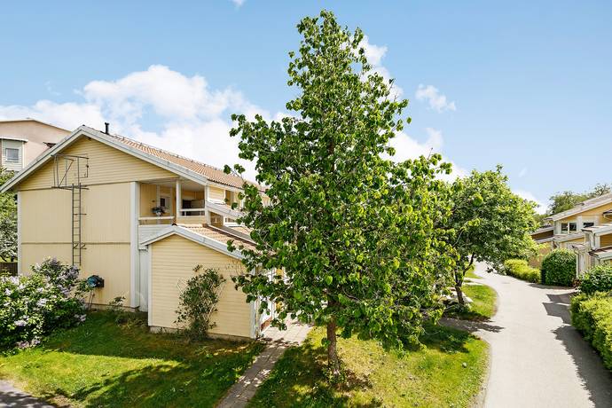 3 rum lägenhet på Olov Hartmans Väg 17 Sigtuna  - Aludden, Sigtuna kommun - bild 2