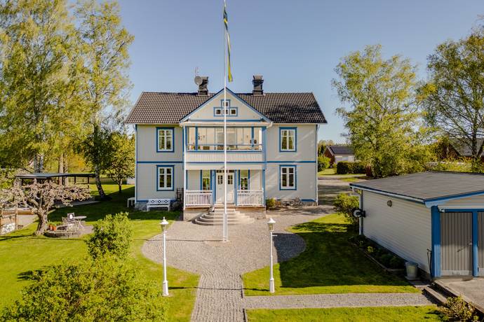 8 rum villa på Johan Törnströms väg 4 Tortuna, Västerås kommun - bild 1