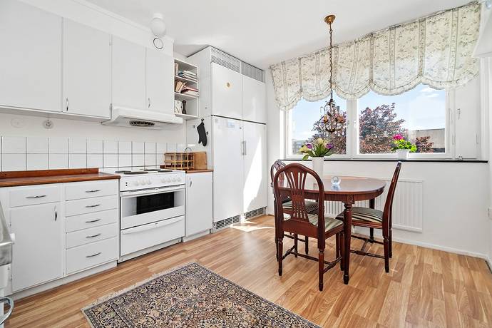 5 rum Lägenhet på Henriksdalsringen 31, 2tr Henriksdalsberget Nacka kommun - bild 8