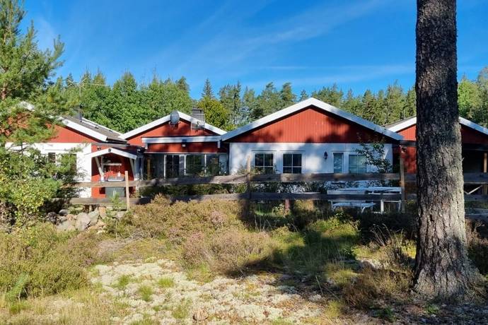 6 rum fritidshus på Postvägen 13A - 13D Eriksmåla, Emmaboda kommun - bild 1