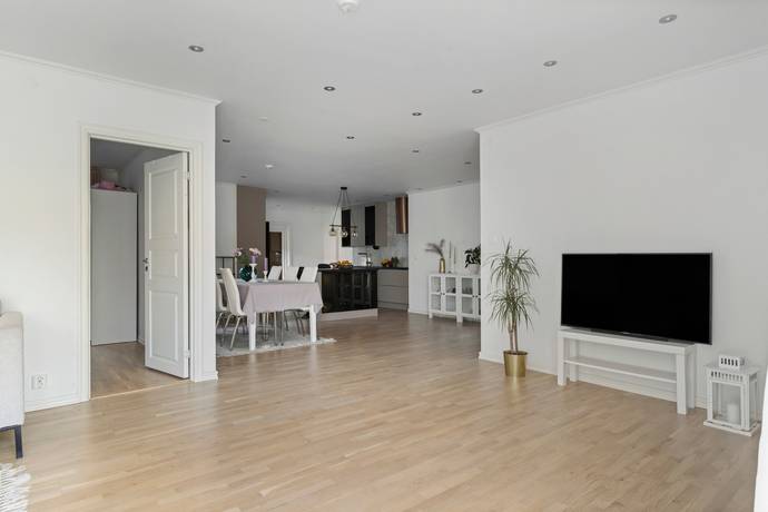 6 rum Villa på Nygatan 74A Nordstan Vänersborgs kommun - bild 13