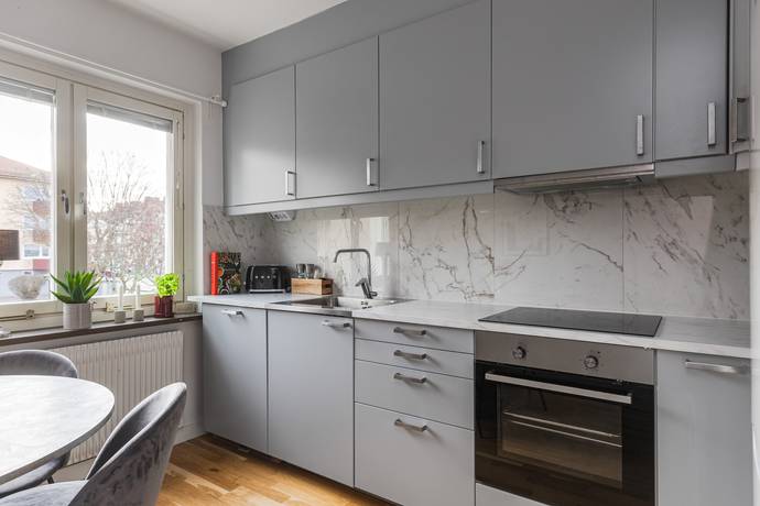 2 rum lägenhet på Heljestrandsgatan 8B Norr, Eskilstuna kommun - bild 2