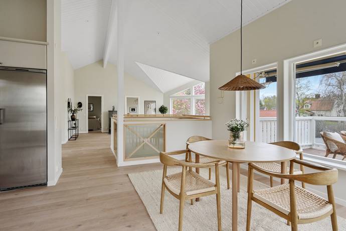 7 rum Villa på Skälbyvägen 25B Häggvik/Skälby Sollentuna kommun - bild 6