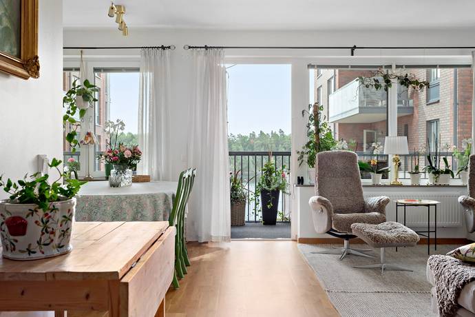 4 rum lägenhet på Tollareslingan 20 Tollare, Nacka kommun - bild 1