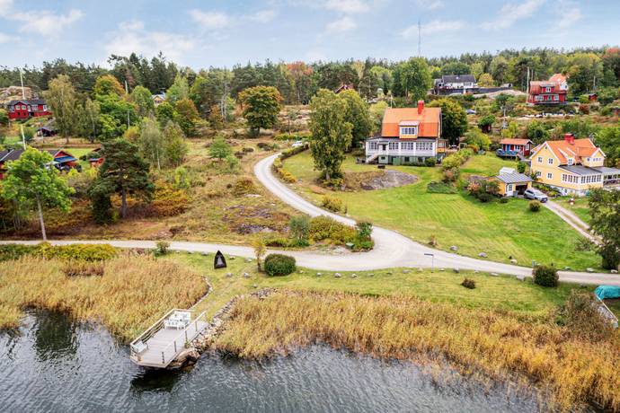 9 rum villa på Nykvarnsvägen 5 Ingarö - Nykvarn, Värmdö kommun - bild 1