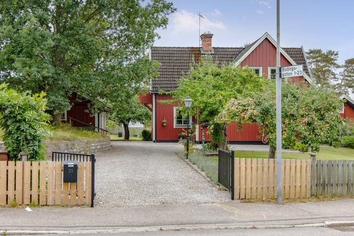 4 rum villa på Ekenkällsgatan 21 Fanna, Enköpings kommun - bild 1