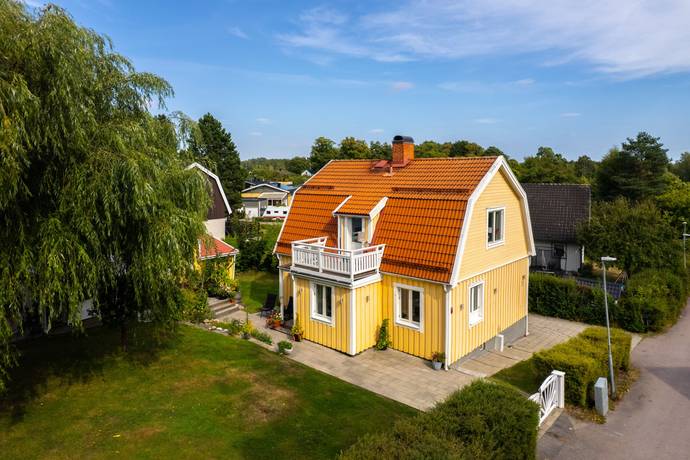 Alvedalsvägen 2, Helgestahill, Eskilstuna kommun