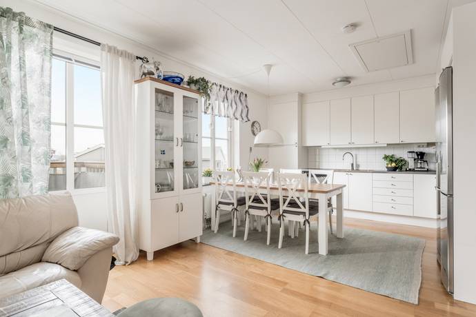 4 rum lägenhet på Rosenhillsvägen 5 C Arnö, Nyköpings kommun - bild 2