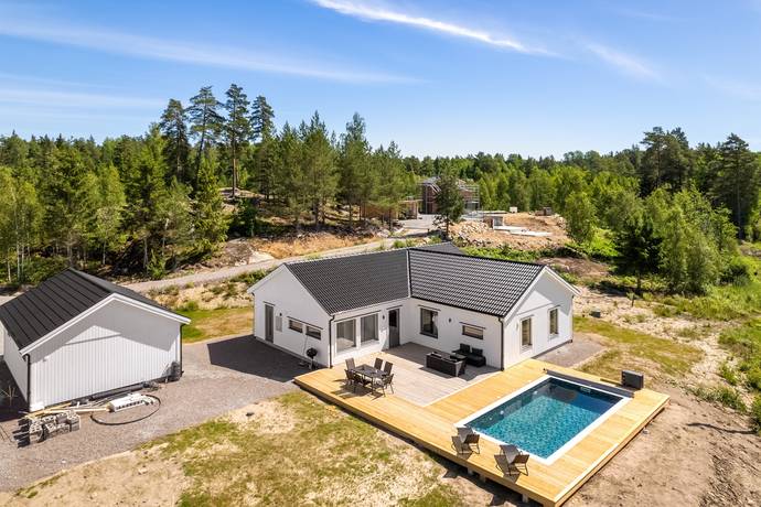 6 rum villa på Åkerby 39B Hölö, Södertälje kommun - bild 1