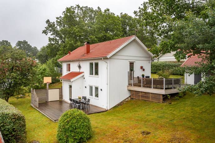 4 rum villa på Alskogsgatan 4 Ulricehamn, Ulricehamns kommun - bild 1