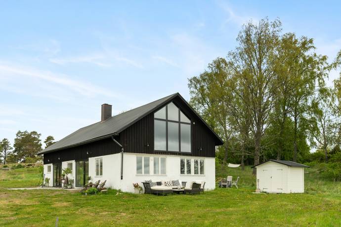 4 rum Vinterbonat fritidshus på Norrbygårdsvägen 29 Norrby Gård Norrtälje kommun - bild 1