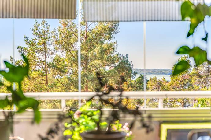 Emaljvägen 8, Kallhäll, Järfälla kommun