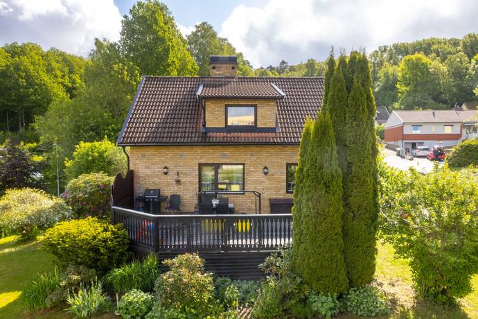 5 rum villa på Skårdalsvägen 24 Bohus, Ale kommun - bild 1