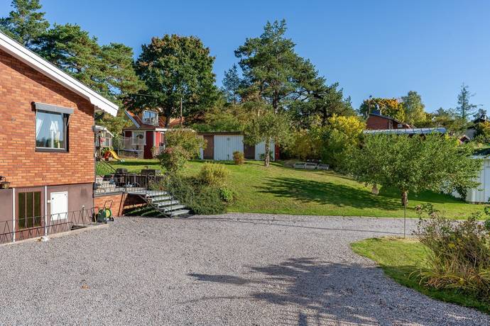 9 rum Villa på Glottervägen 17B-C Åby Norrköpings kommun - bild 33