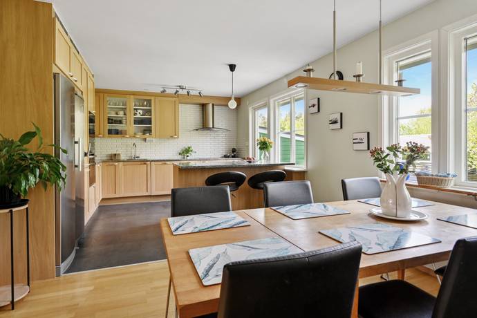 6 rum radhus på Tidlösavägen 7 Sjukyrkoberget, Upplands Väsby kommun - bild 4