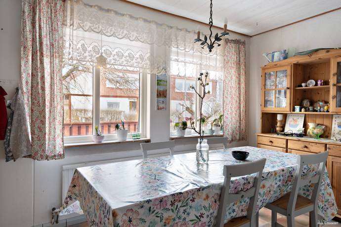 5 rum Radhus på Storskiftesvägen 26 Alby Botkyrka kommun - bild 9