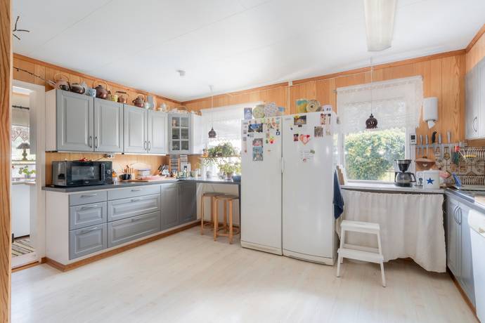 8 rum villa på Lärkvägen 10 Nävekvarn, Nyköpings kommun - bild 3