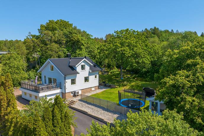 4 rum villa på Backavägen 8 Tuntorp, Lysekils kommun - bild 1
