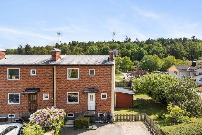4 rum radhus på Bragegatan 27 Östermalm, Eskilstuna kommun - bild 1