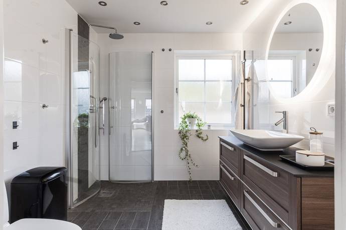 6 rum villa på Rosenlundsvägen 6 Bro/Finnsta, Upplands-Bro kommun - bild 2