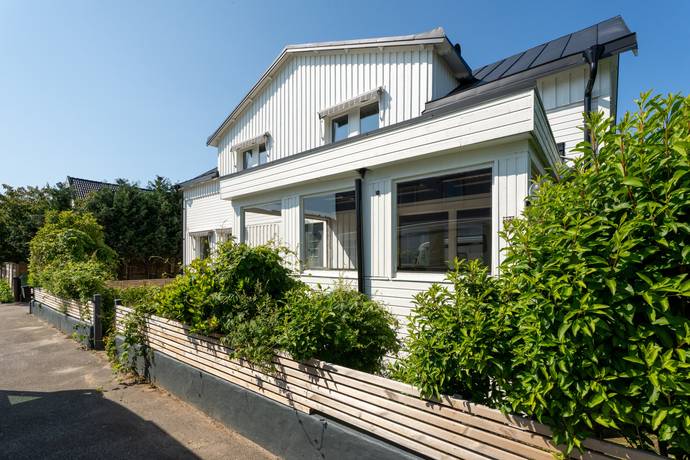8 rum villa på Eskilsgatan 35 Centrum, Varbergs kommun - bild 1
