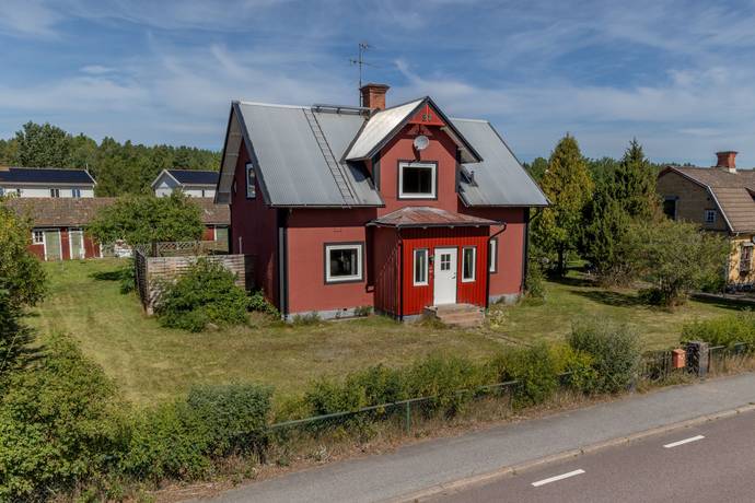 5 rum villa på Stockholmsvägen 37 Målilla, Hultsfreds kommun - bild 1