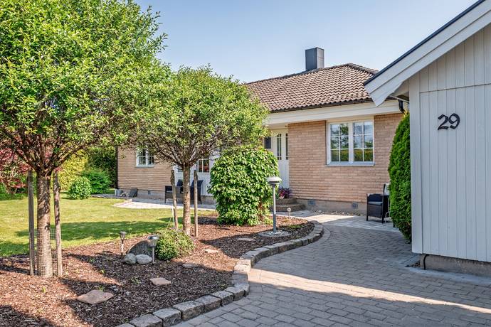 5 rum villa på Snöbollsvägen 29 Trollhättan, Trollhättans kommun - bild 1