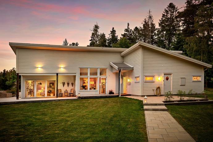 5 rum villa på Myrvägen 8 Ingarö Brunn, Värmdö kommun - bild 2