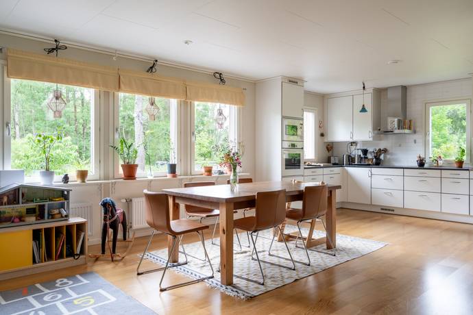4 rum villa på Ribbingebäcksvägen 7C JÄRLÅSA, Uppsala kommun - bild 2
