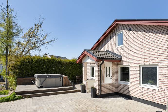 5 rum villa på Solgränd 9 Högmora, Huddinge kommun - bild 1