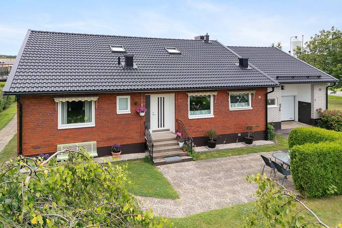 7 rum villa på Rostocksvägen 10 Brålanda, Vänersborgs kommun - bild 1
