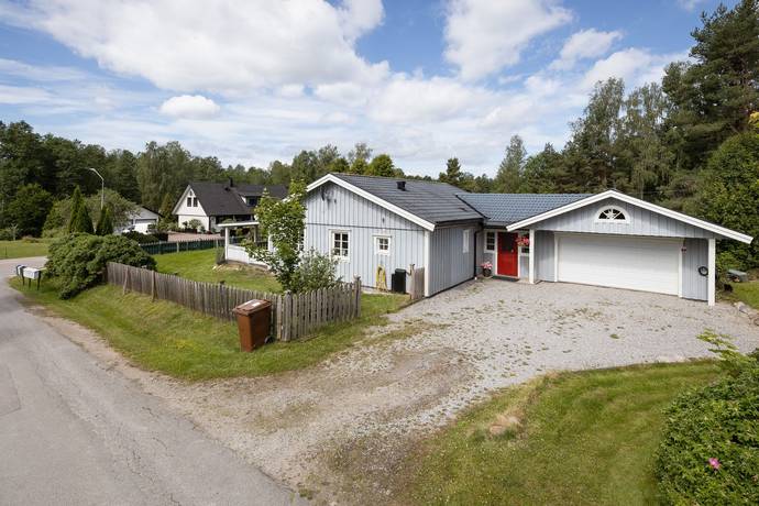 4 rum villa på Målarvägen 1 Edane, Arvika kommun - bild 1