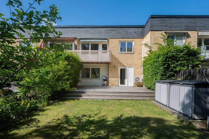 6 rum radhus på Yrkesvägen 61 Snättringe, Huddinge kommun - bild 2