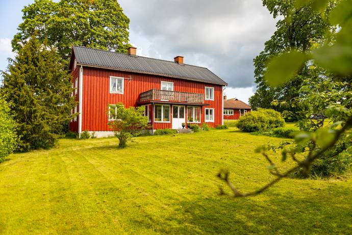 9 rum Gård utan jordbruk på Flatvik 610  Flatvik Karlstads kommun - bild 2