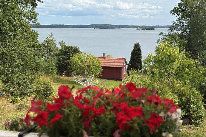 4 rum villa på Ådövägen 17 Ådö, Upplands-Bro kommun - bild 1