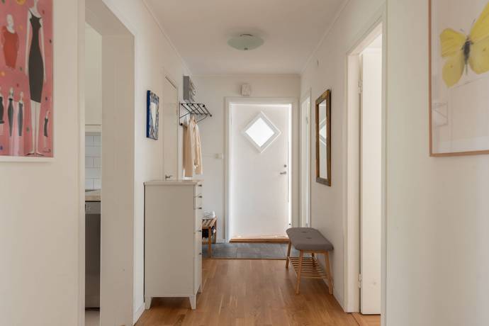 5 rum Radhus på Ronnebygatan 55 Adolfsberg-Brunnsgärdet Örebro kommun - bild 2